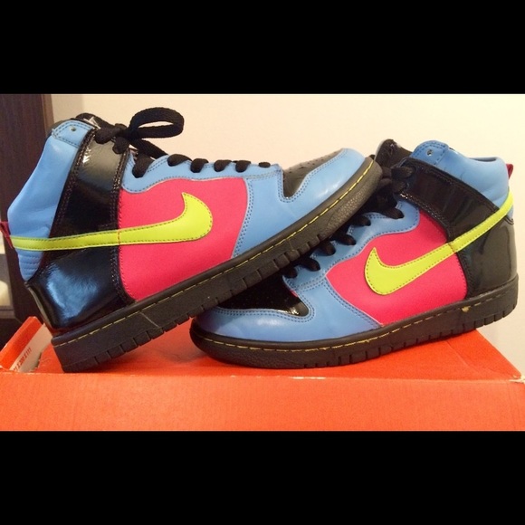 Nike Shoes - 2007 Nike Dunk Woman’s high Flamingo sz 6y Nike Shoes - 2007 Nike Dunk Woman’s high Flamingo sz 6y